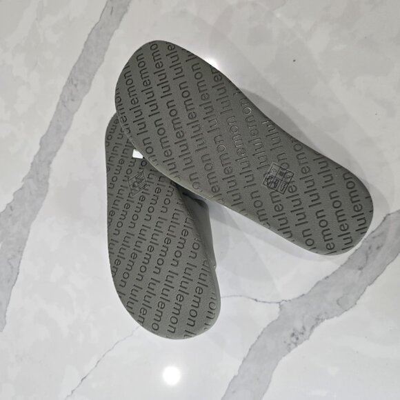 Lulu Restfeel Slides - Picture 3 of 3